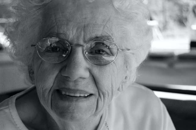 picture of an elderly woman